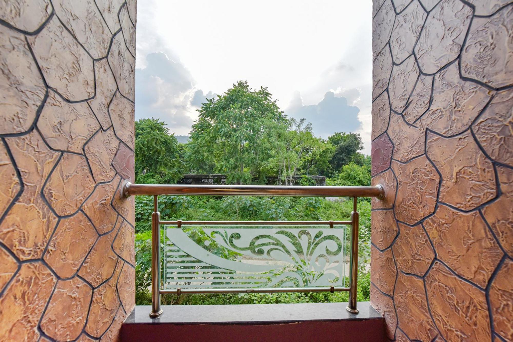 Fabhotel The Castle Inn Udaipur Dış mekan fotoğraf